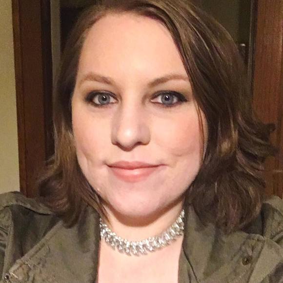 Meet your Posher, Kristy - Picture 1 of 1